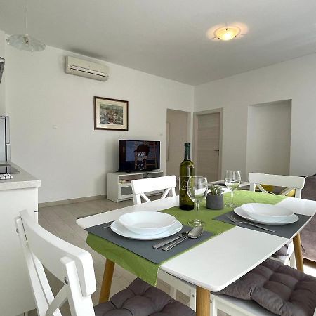 Modern Apartment In The Old Part Of Town Rijeka Exterior foto