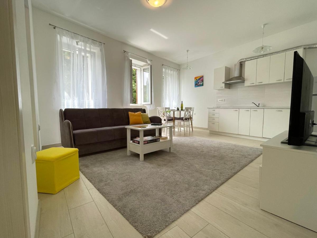 Modern Apartment In The Old Part Of Town Rijeka Exterior foto