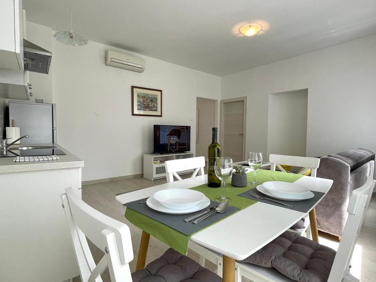 Modern Apartment In The Old Part Of Town Rijeka Exterior foto