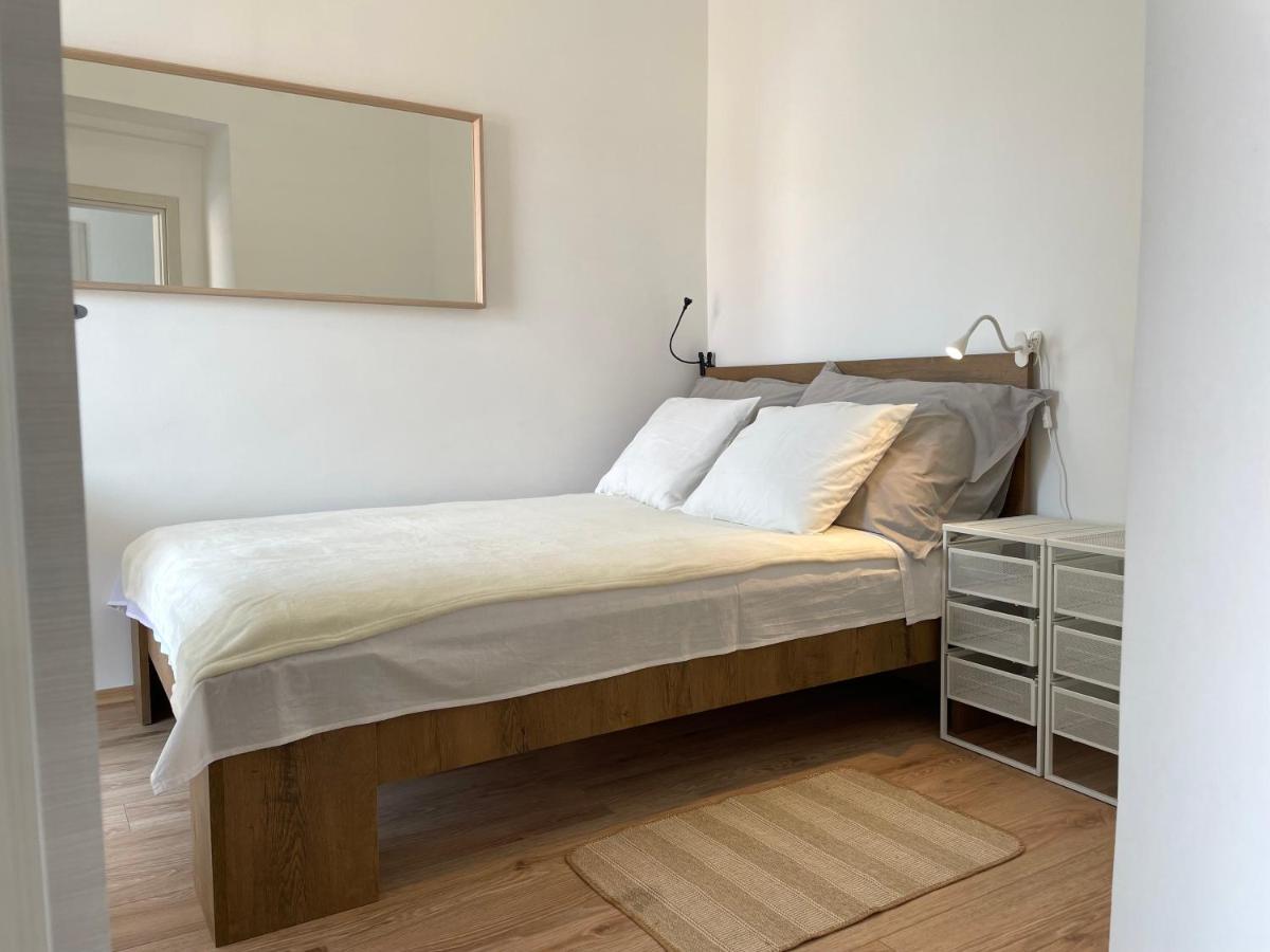 Modern Apartment In The Old Part Of Town Rijeka Exterior foto