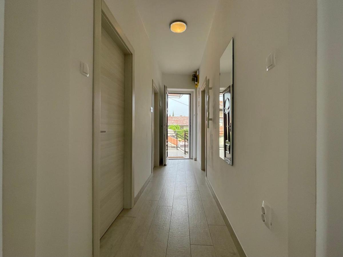 Modern Apartment In The Old Part Of Town Rijeka Exterior foto